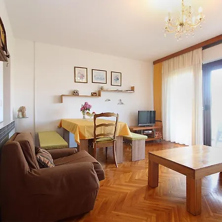 アパート Ines 2276 *