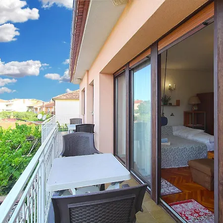 アパート Ines 2276 *