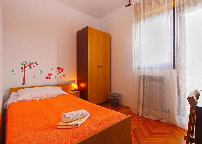 Ines 2276 アパート *