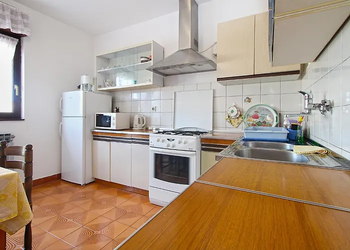 Ines 2276 * プーラ